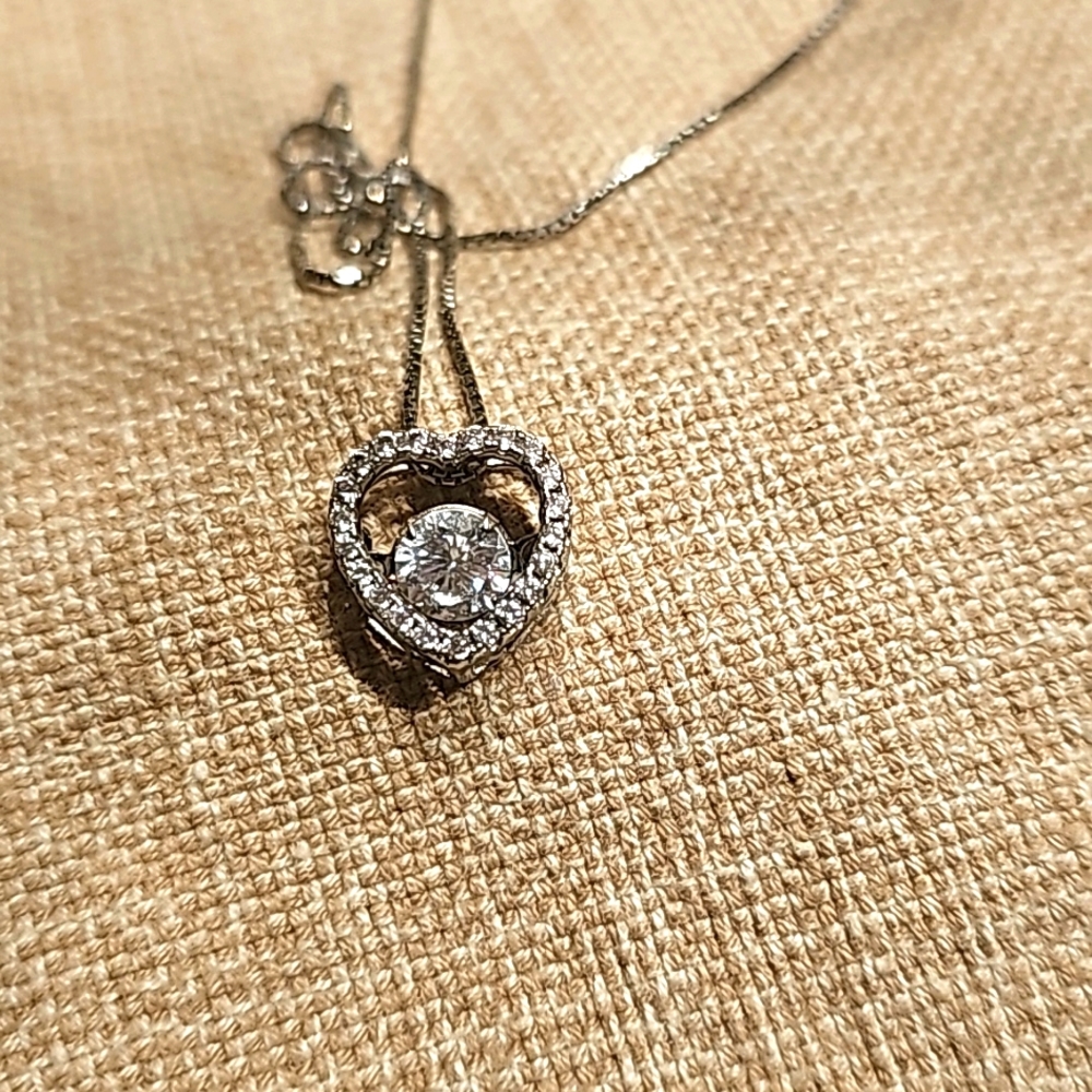 HMJ Diamond Floating Necklace for Women,1Carat Moissanite Dancing Heart Pendant.